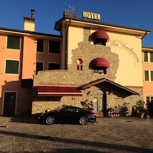 https://la-vecchiaccia.it-tuscanyhotel.com