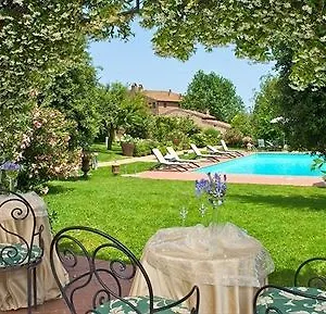 https://relais-alla-corte-del-sole.it-tuscanyhotel.com